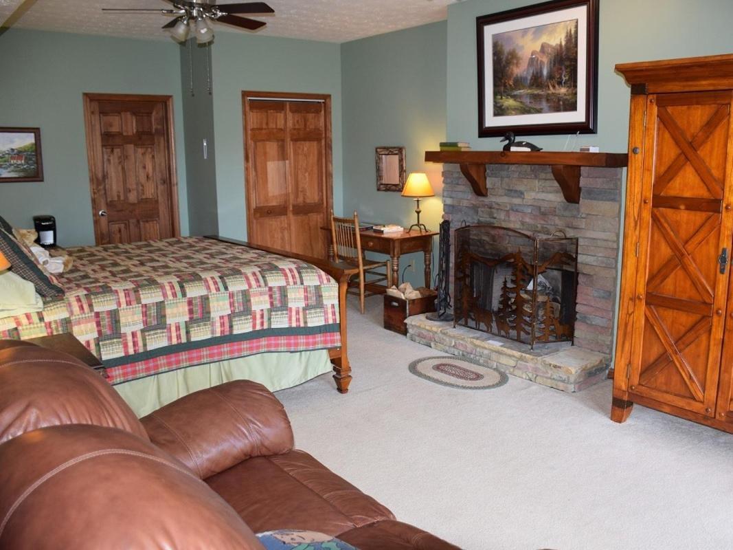 Long Mountain Lodge Bed & Breakfast Dahlonega Habitación foto